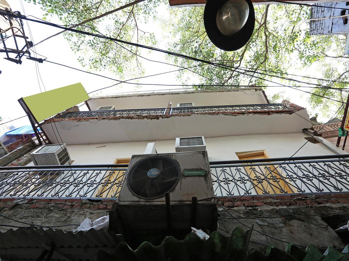 Oyo 9233 Hotel Cottage Lord Krishna New Delhi Bagian luar foto