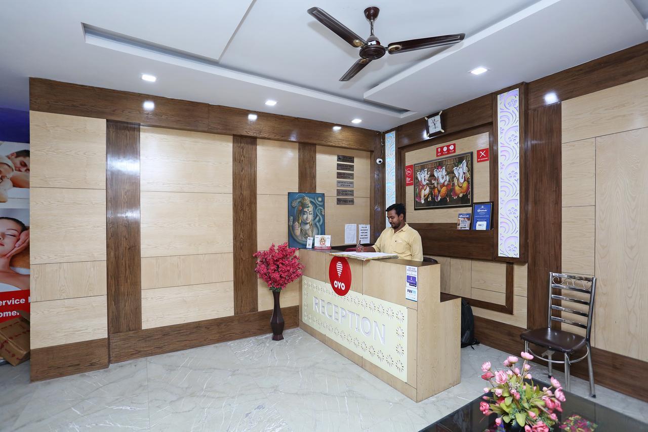 Oyo 9233 Hotel Cottage Lord Krishna New Delhi Bagian luar foto