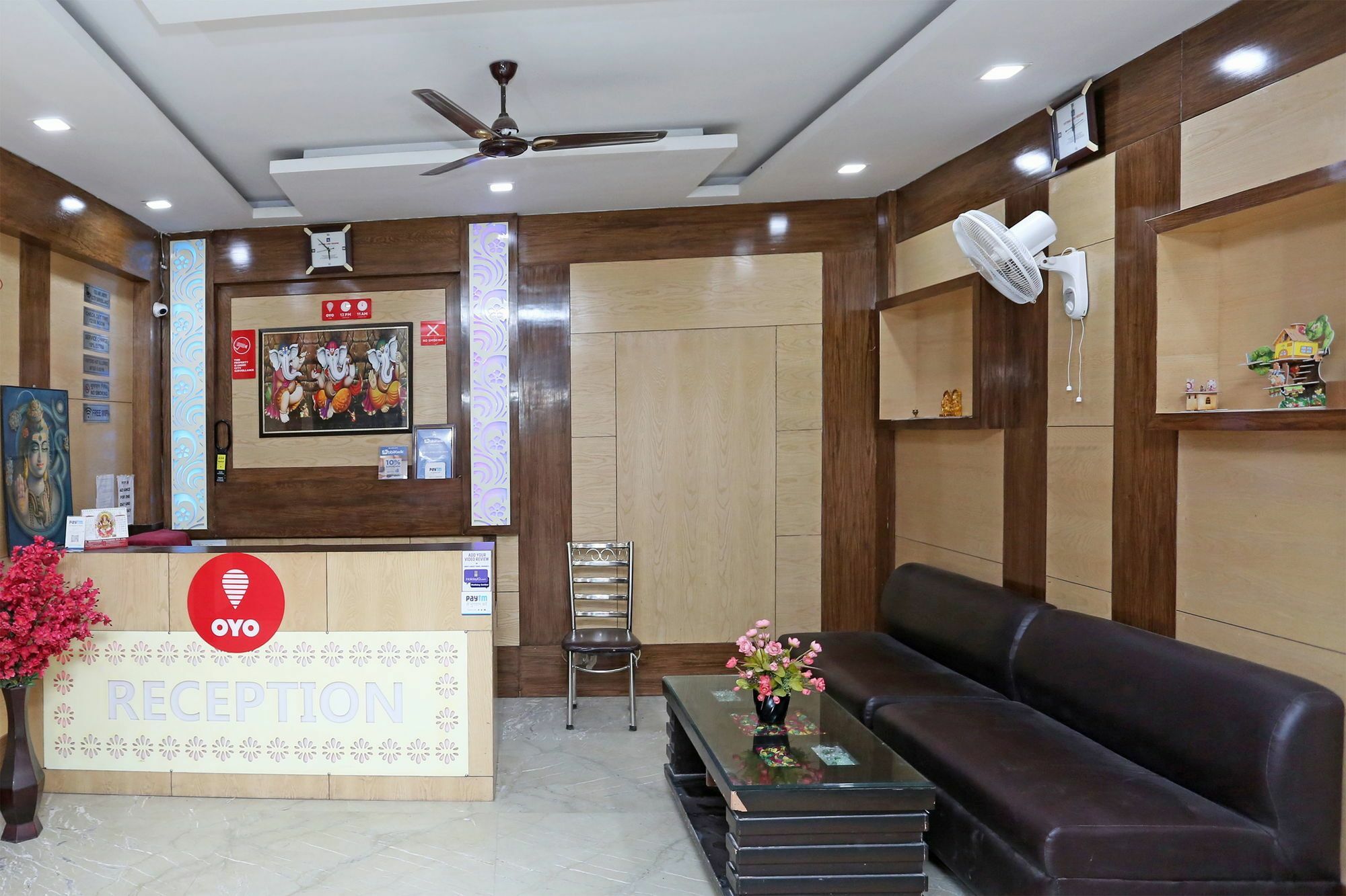 Oyo 9233 Hotel Cottage Lord Krishna New Delhi Bagian luar foto
