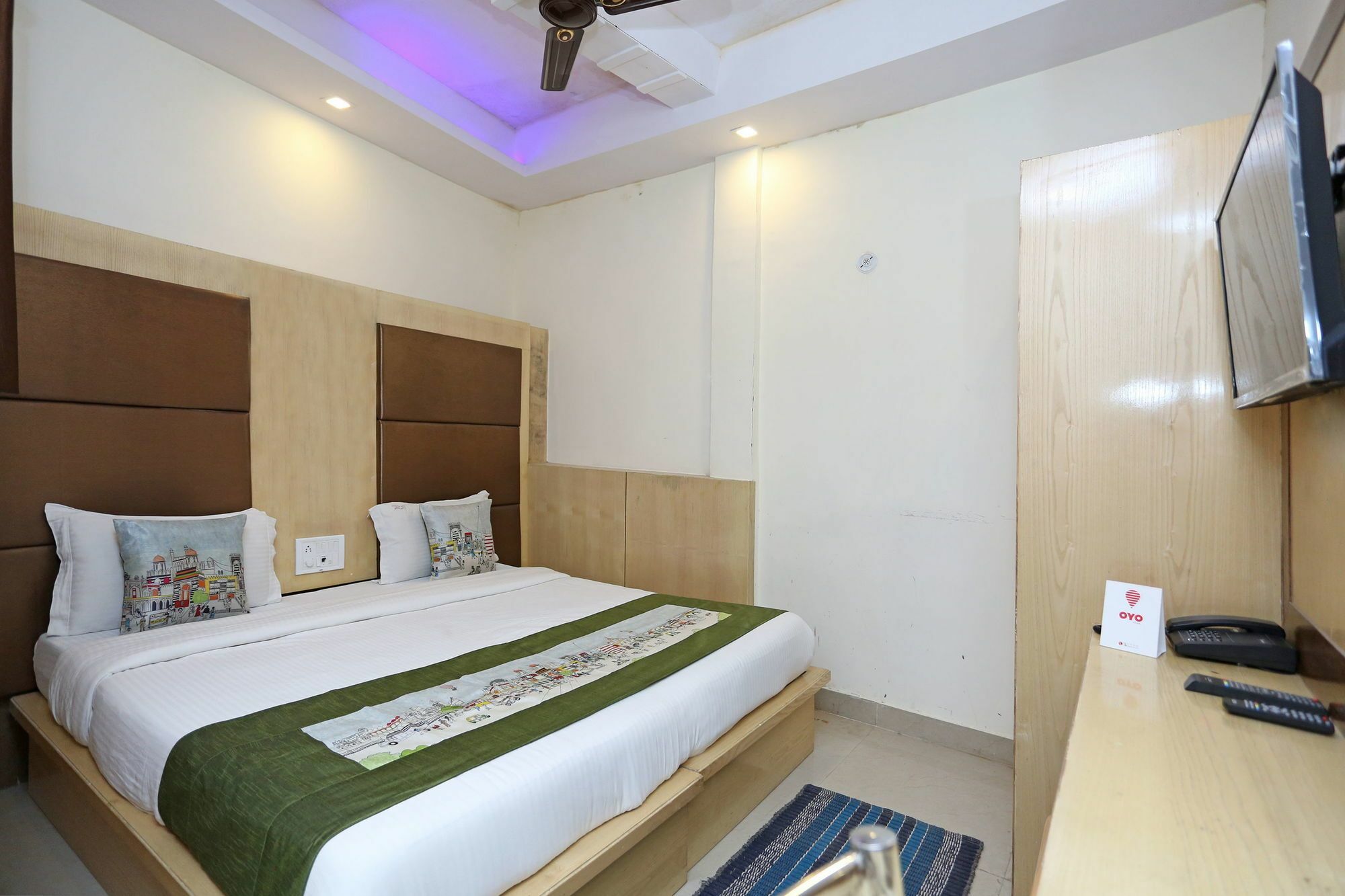 Oyo 9233 Hotel Cottage Lord Krishna New Delhi Bagian luar foto