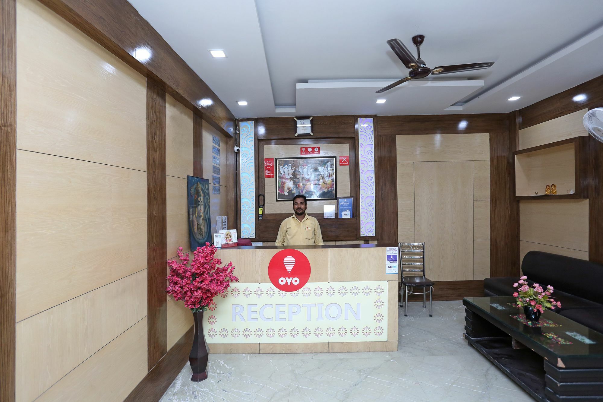 Oyo 9233 Hotel Cottage Lord Krishna New Delhi Bagian luar foto