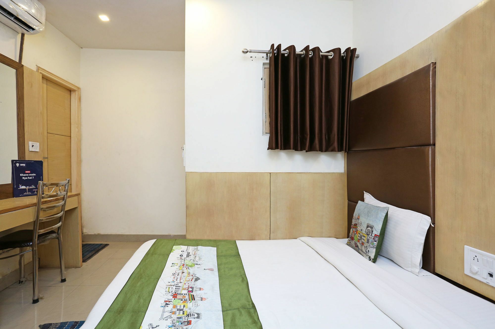 Oyo 9233 Hotel Cottage Lord Krishna New Delhi Bagian luar foto