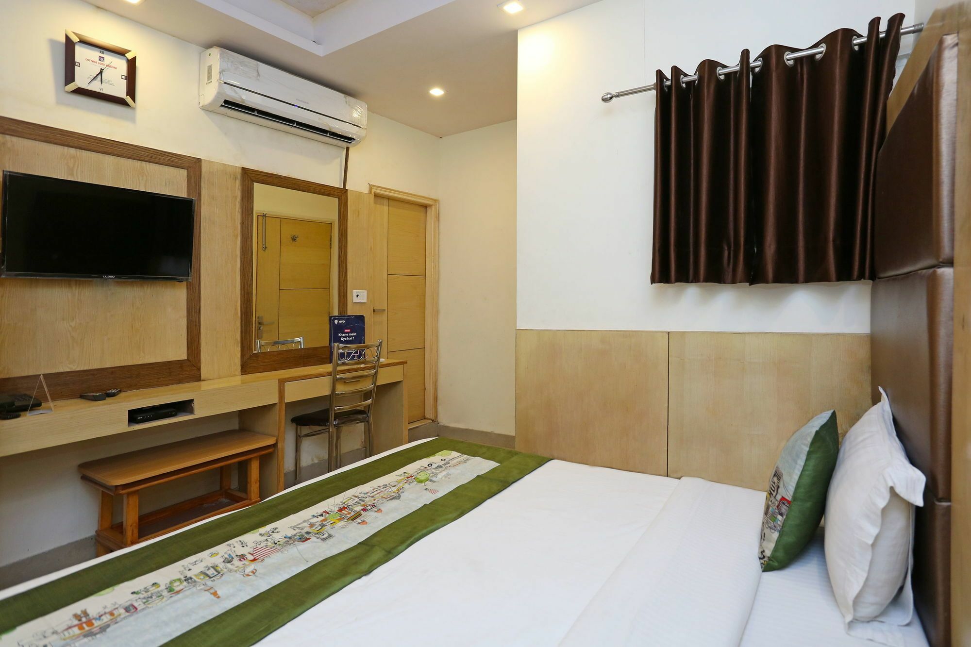 Oyo 9233 Hotel Cottage Lord Krishna New Delhi Bagian luar foto