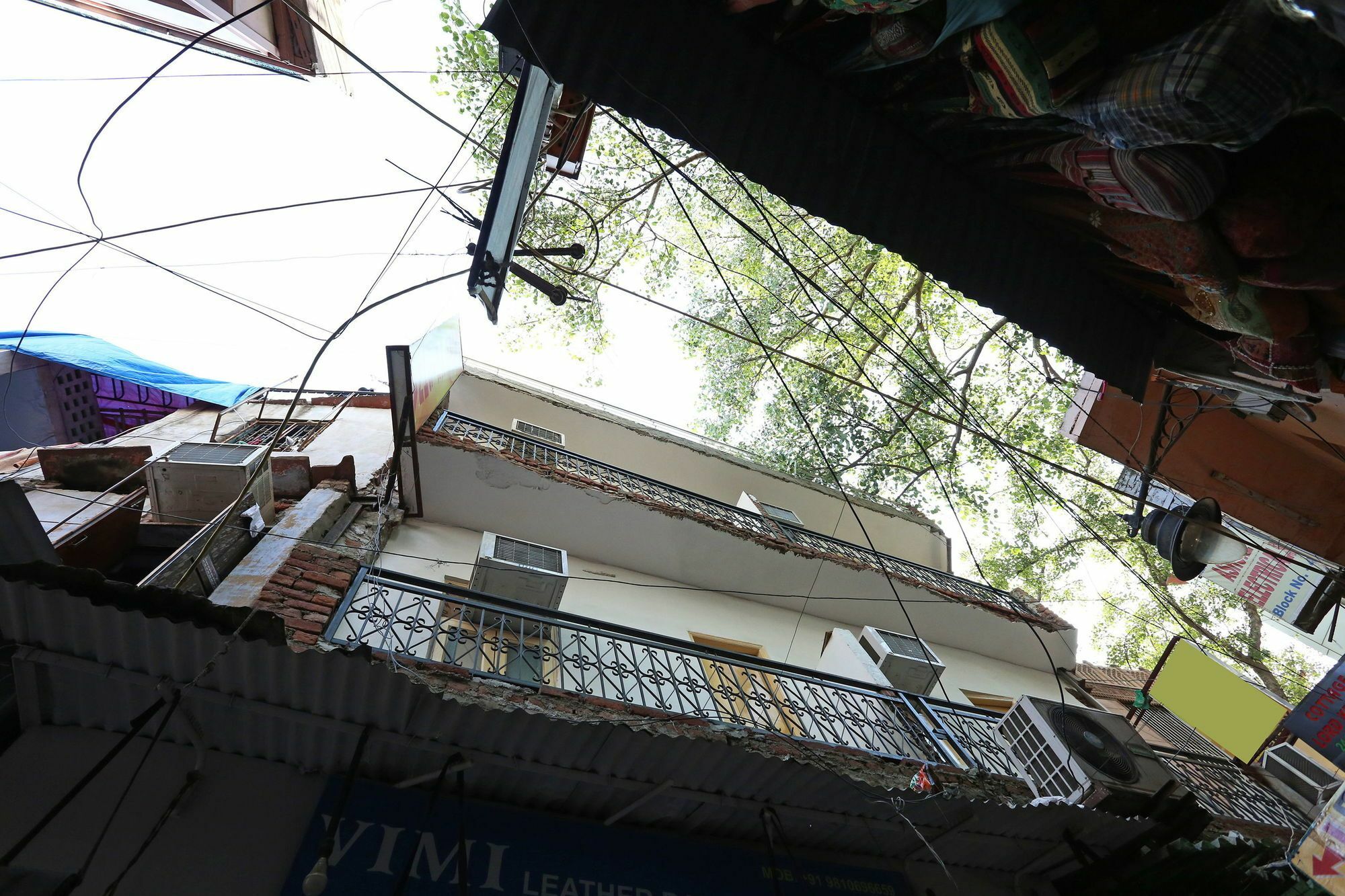 Oyo 9233 Hotel Cottage Lord Krishna New Delhi Bagian luar foto