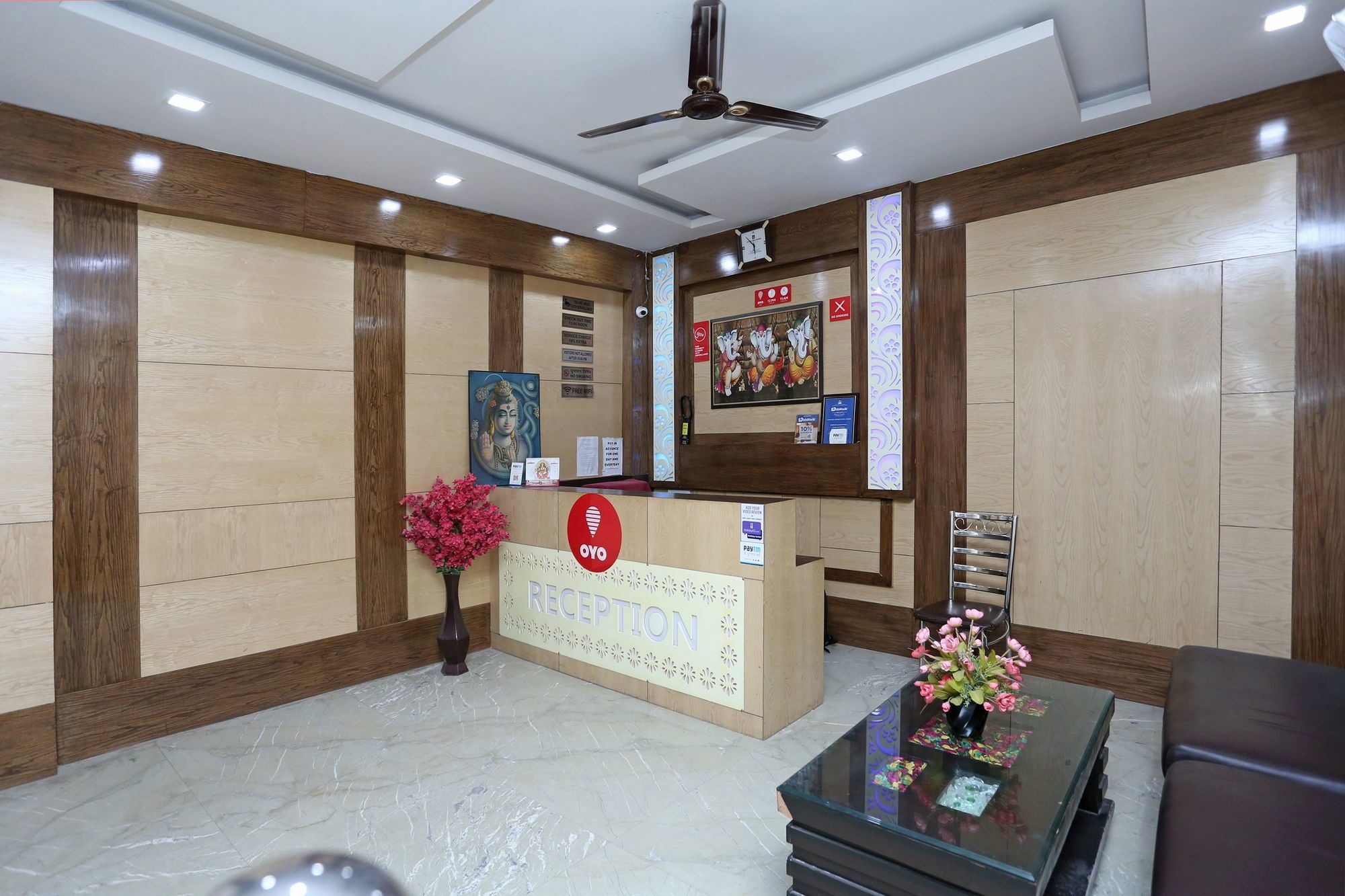 Oyo 9233 Hotel Cottage Lord Krishna New Delhi Bagian luar foto