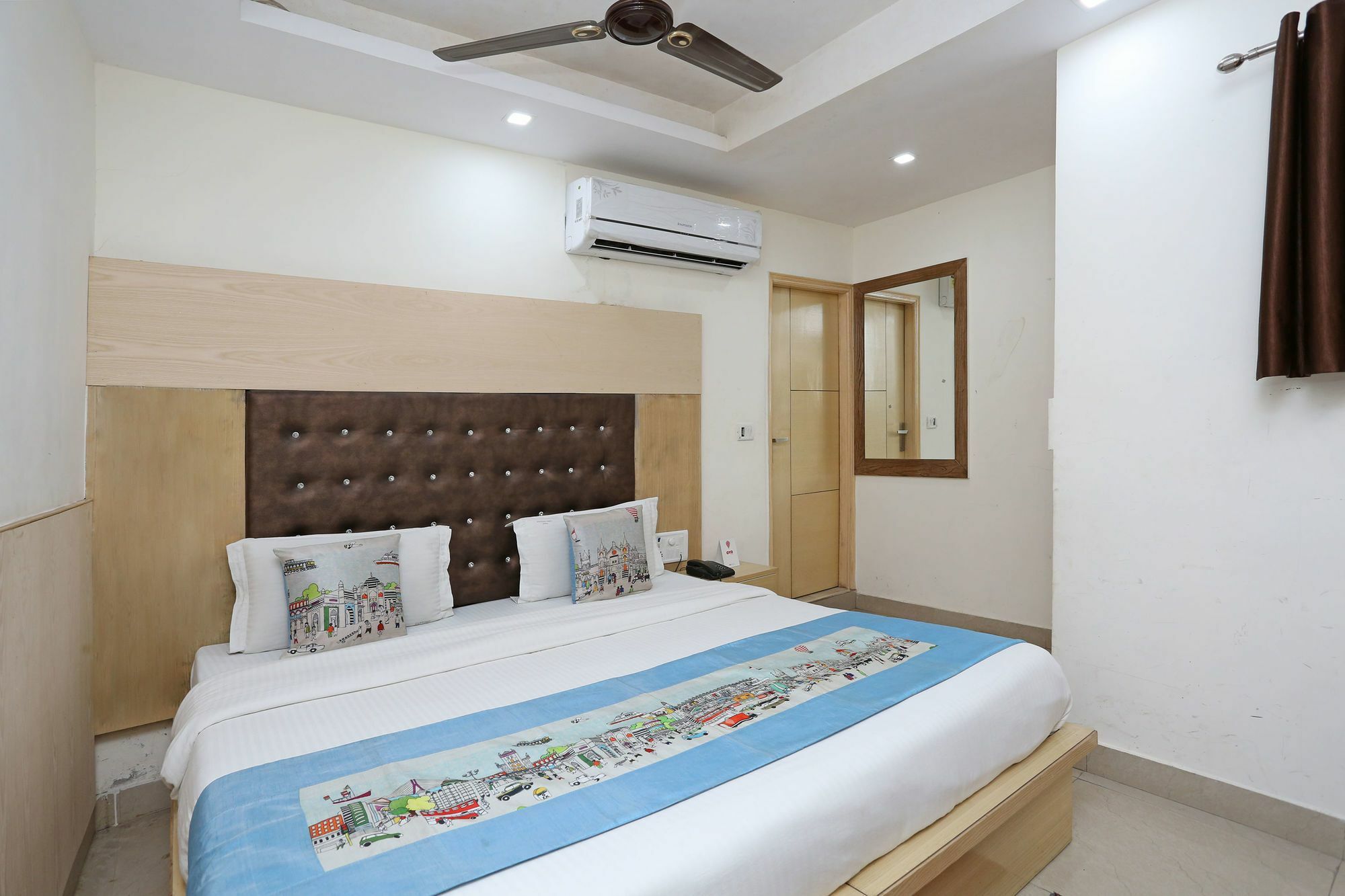 Oyo 9233 Hotel Cottage Lord Krishna New Delhi Bagian luar foto
