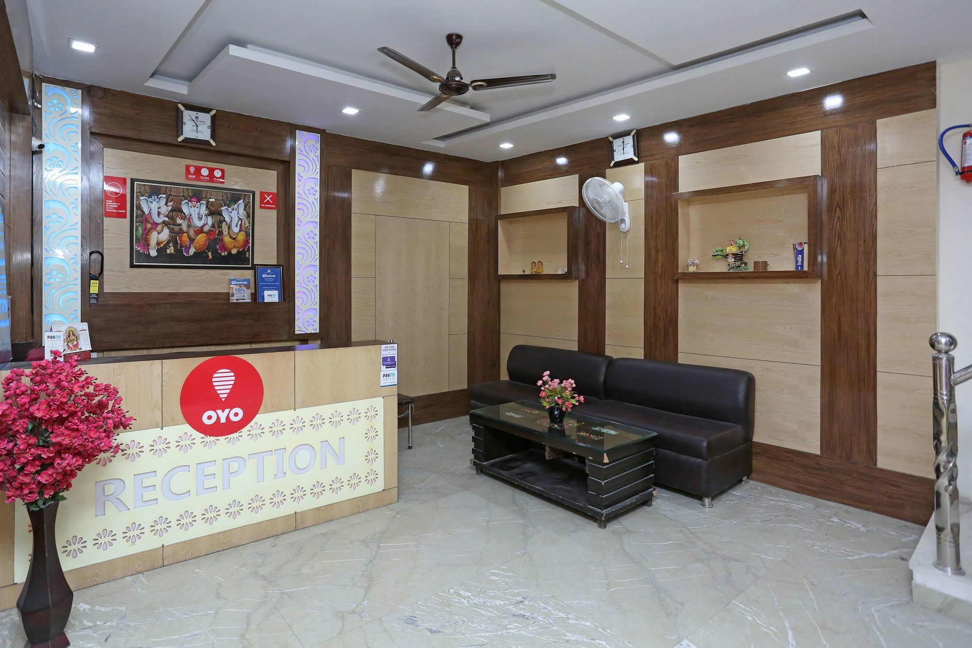 Oyo 9233 Hotel Cottage Lord Krishna New Delhi Bagian luar foto