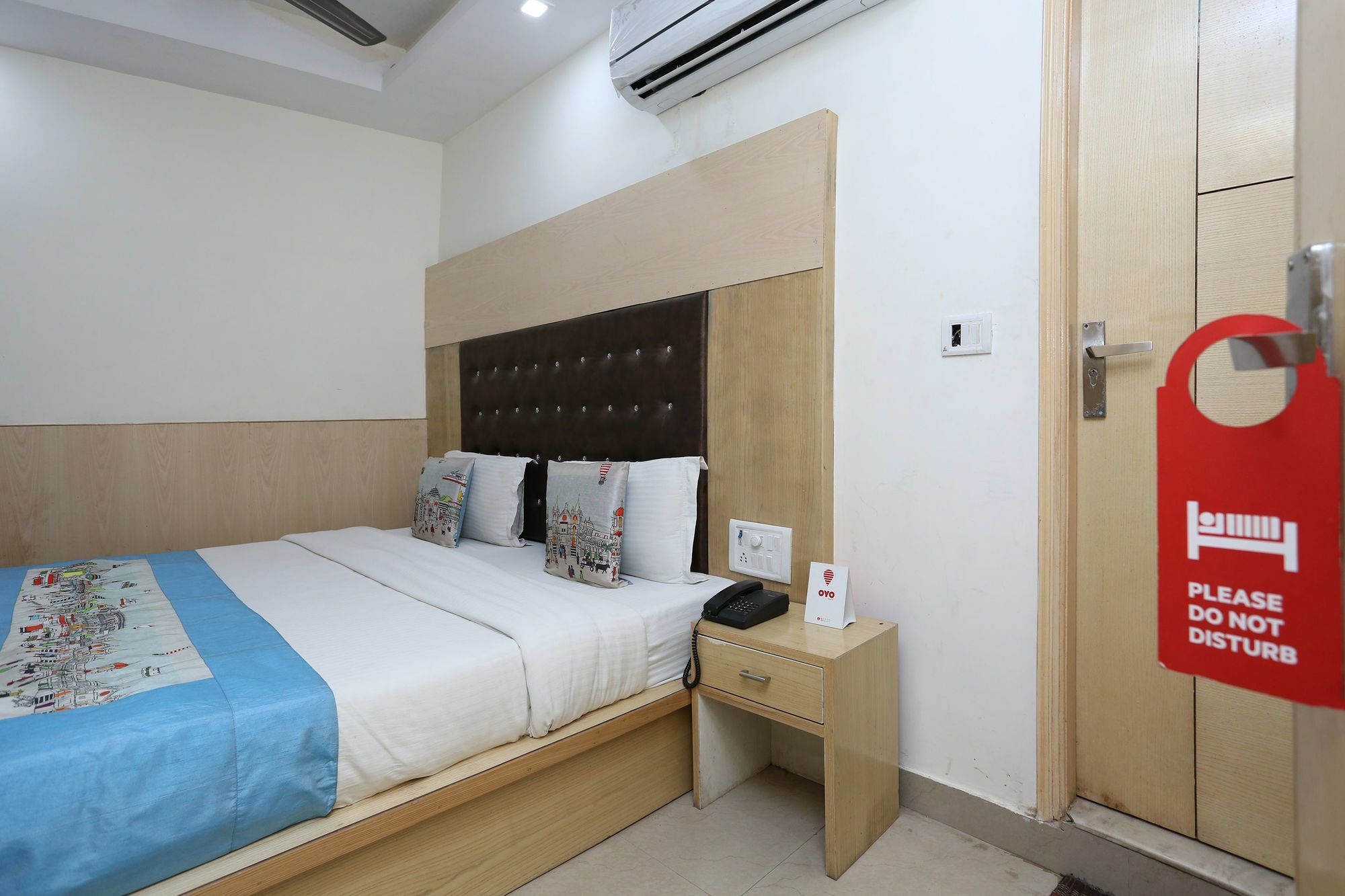 Oyo 9233 Hotel Cottage Lord Krishna New Delhi Bagian luar foto